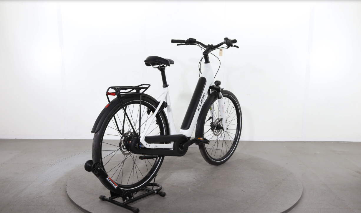 Cube Supreme Sport Hybrid One Jahr 2024