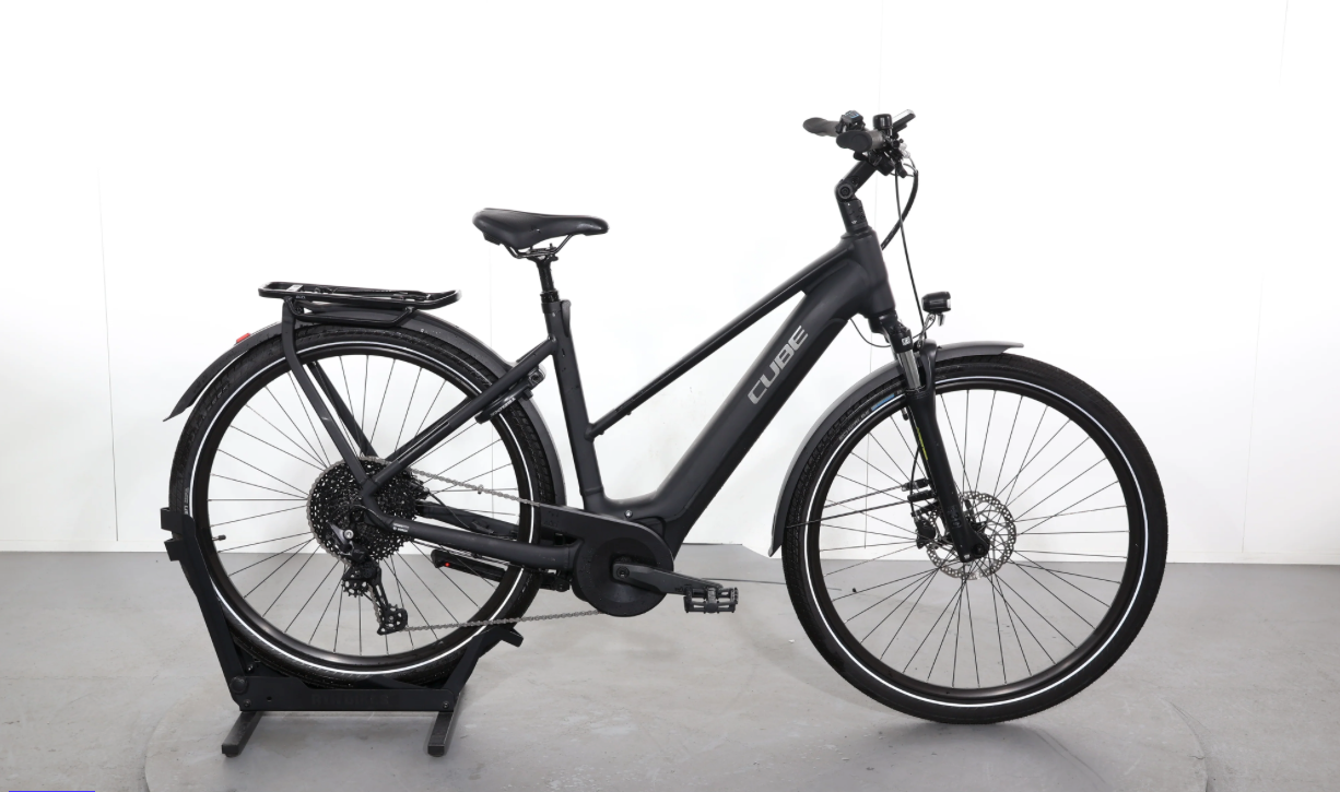 Cube Touring Hybrid Pro    Jahr 2023