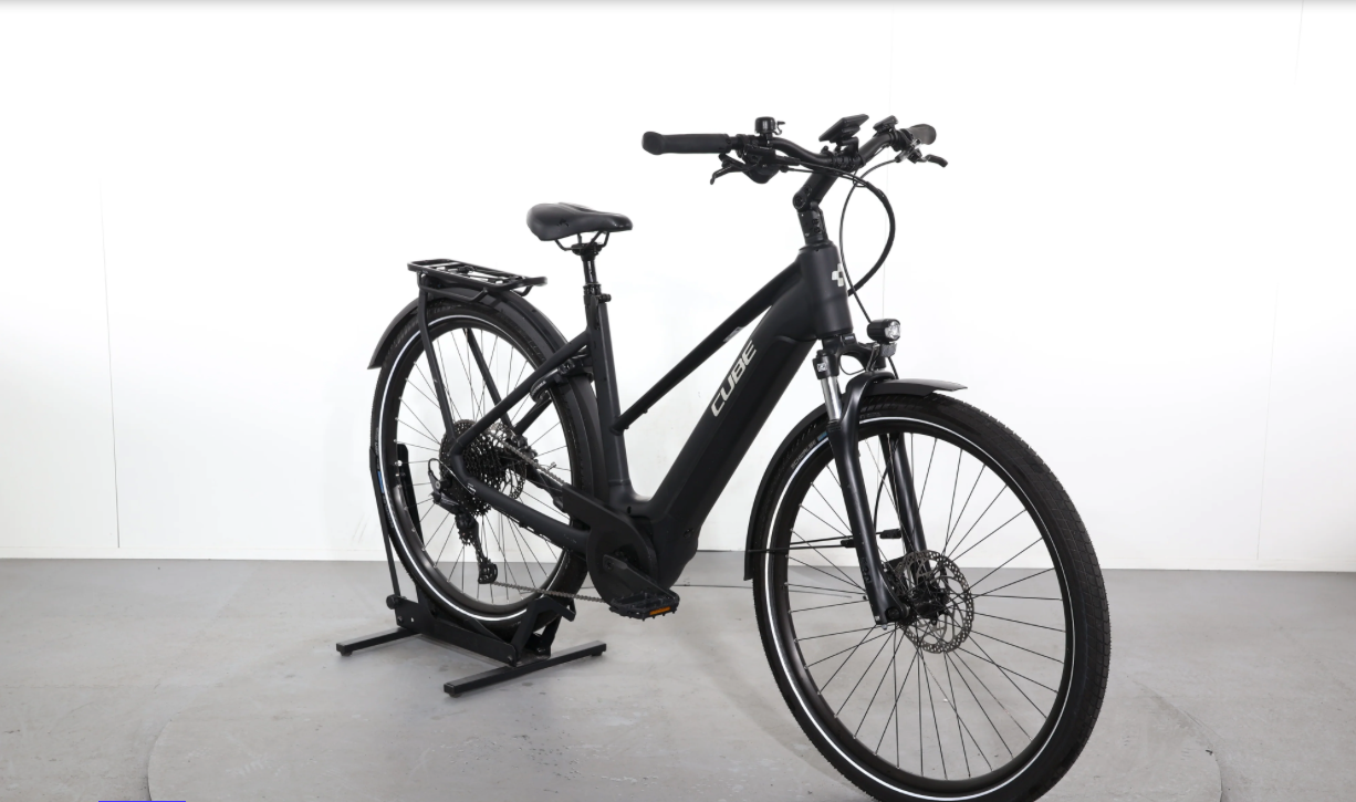 Cube Touring Hybrid Pro    Jahr 2023