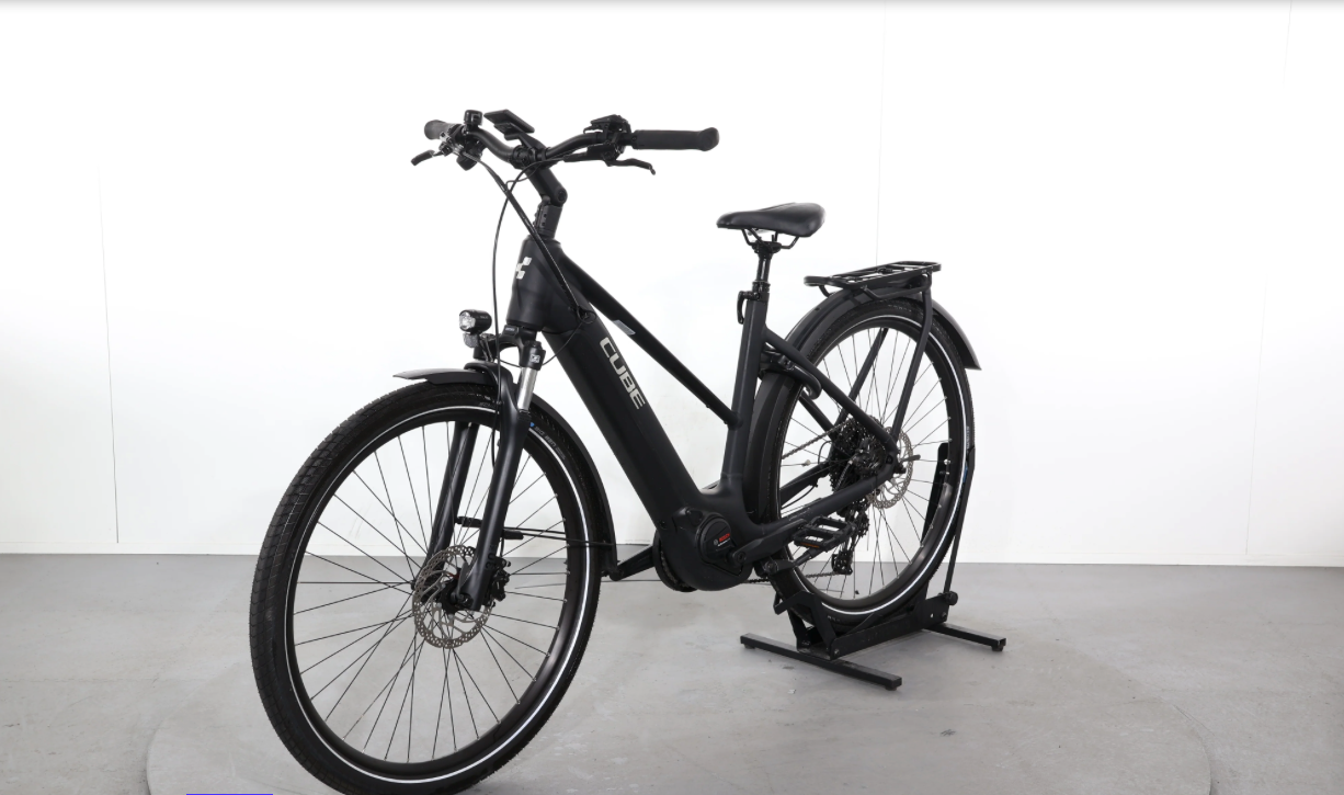 Cube Touring Hybrid Pro    Jahr 2023