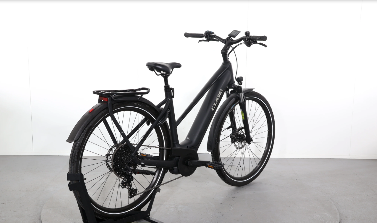 Cube Touring Hybrid Pro    Jahr 2023
