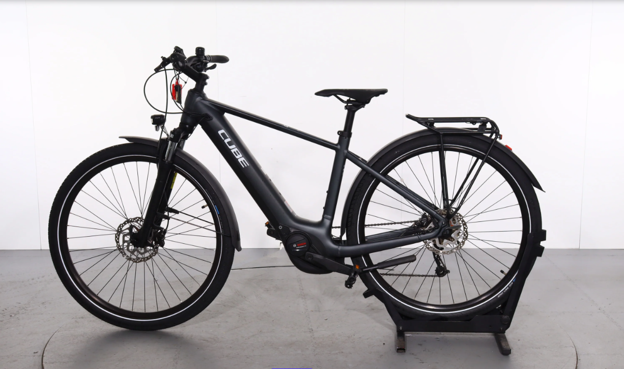 Cube Touring Hybrid Pro    Jahr 2023