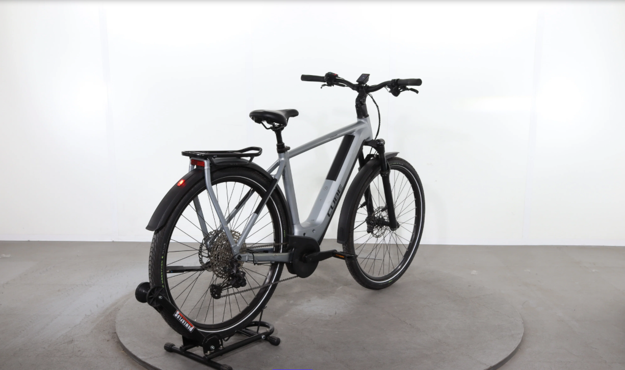 Cube Kathmandu Hybrid SLX    Jahr 2023