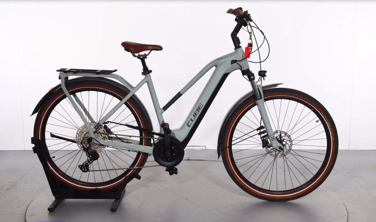 Cube Touring Hybrid Pro    Jahr 2022