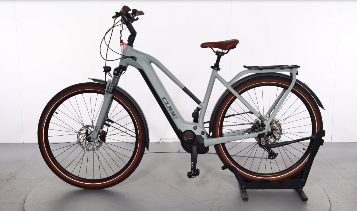 Cube Touring Hybrid Pro    Jahr 2022