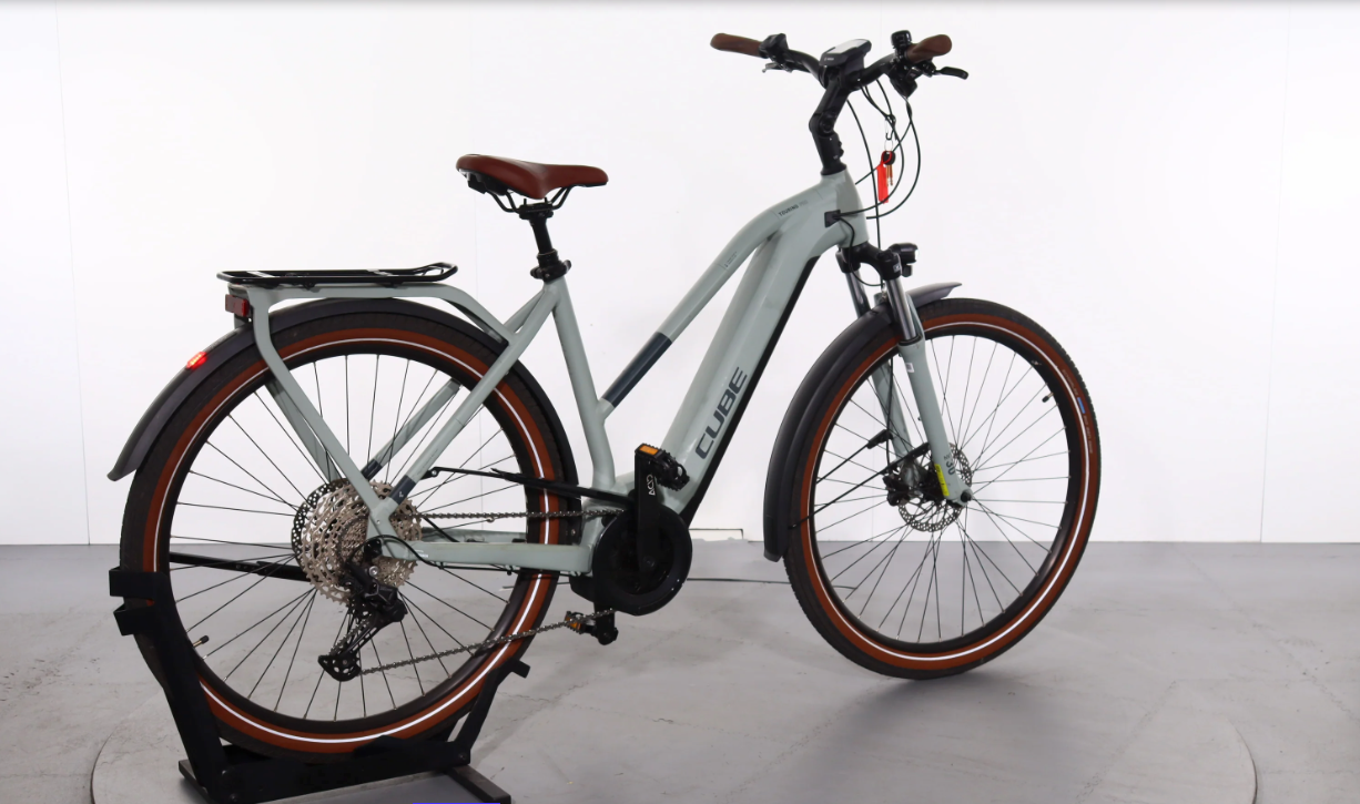 Cube Touring Hybrid Pro    Jahr 2022