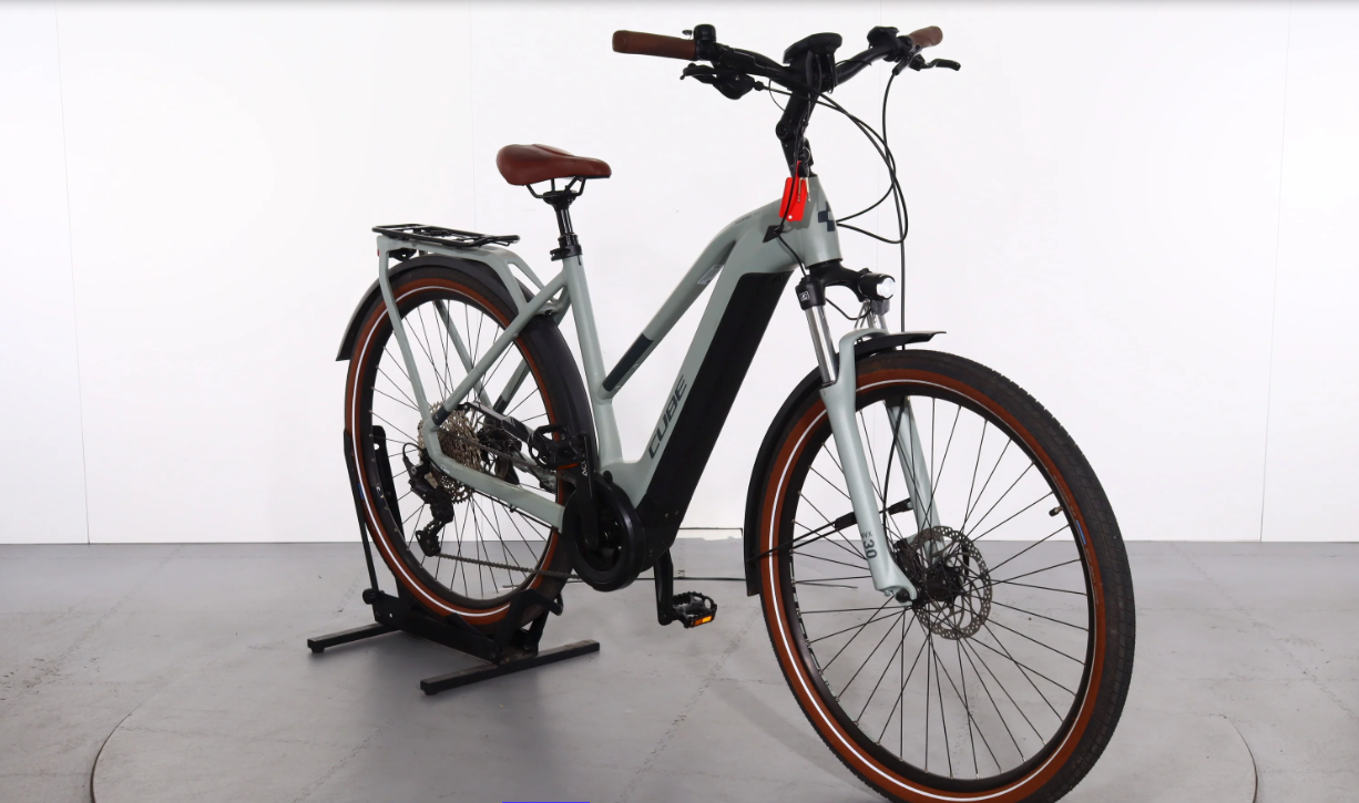 Cube Touring Hybrid Pro    Jahr 2022