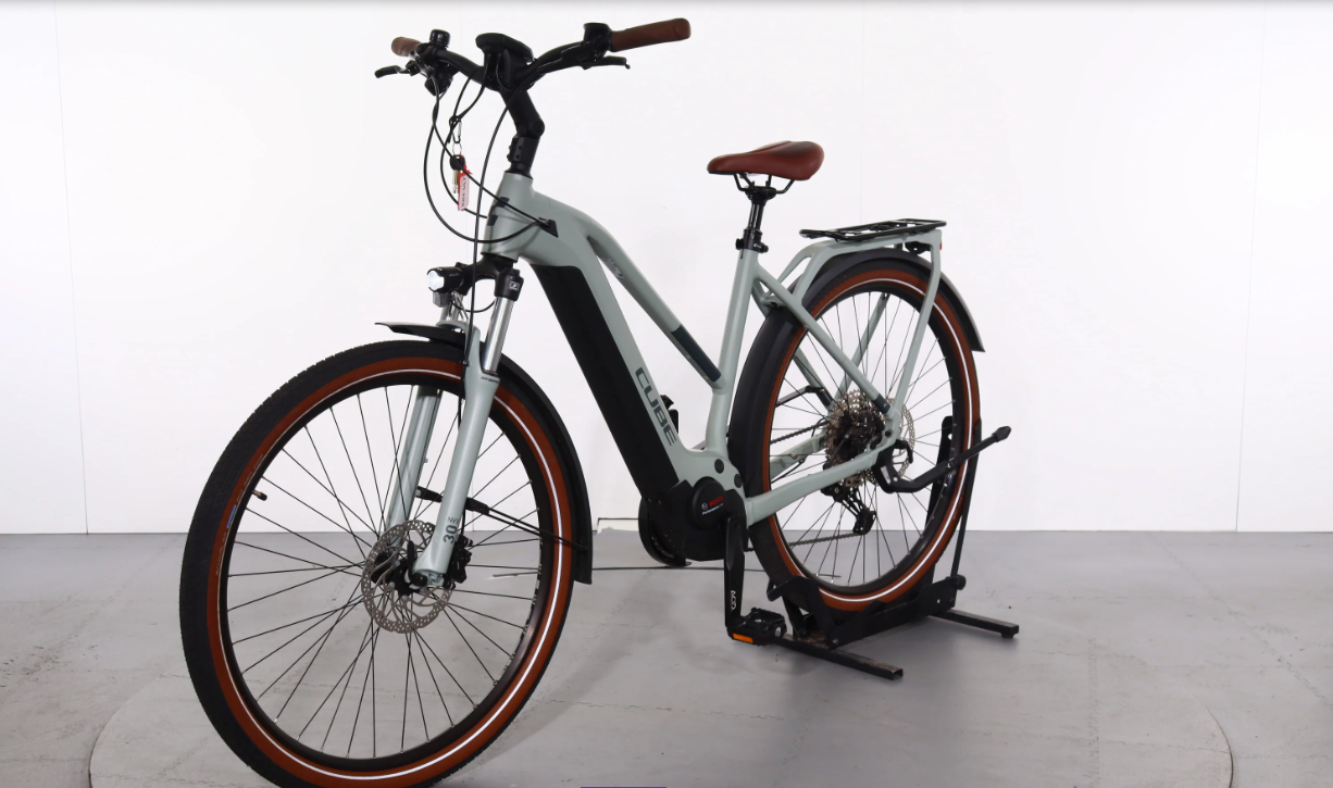 Cube Touring Hybrid Pro    Jahr 2022